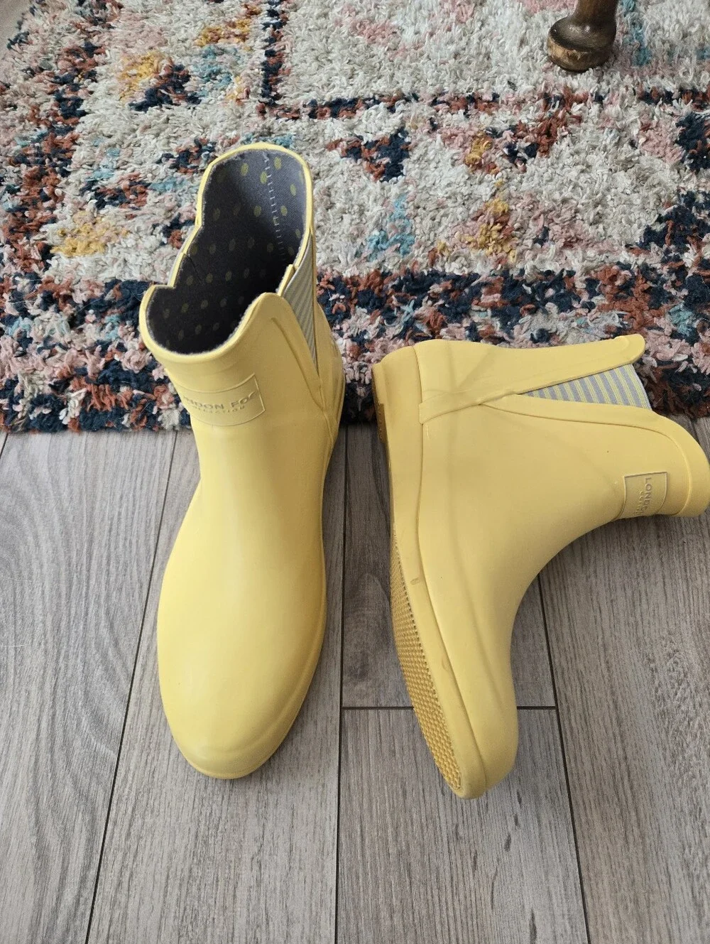 London Fog Piccadilly Yellow Waterproof Chelsea Rain Boots Women’s 8M